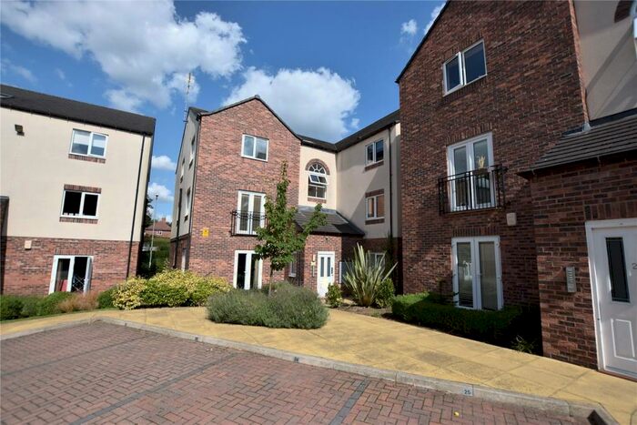 2 Bedroom Apartment To Rent In Flat, Potternewton Mount, Leeds, West Yorkshire, LS7