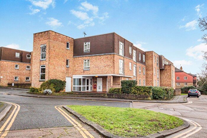 2 Bedroom Apartment For Sale In Elizabeth Gardens, Stanmore, HA7