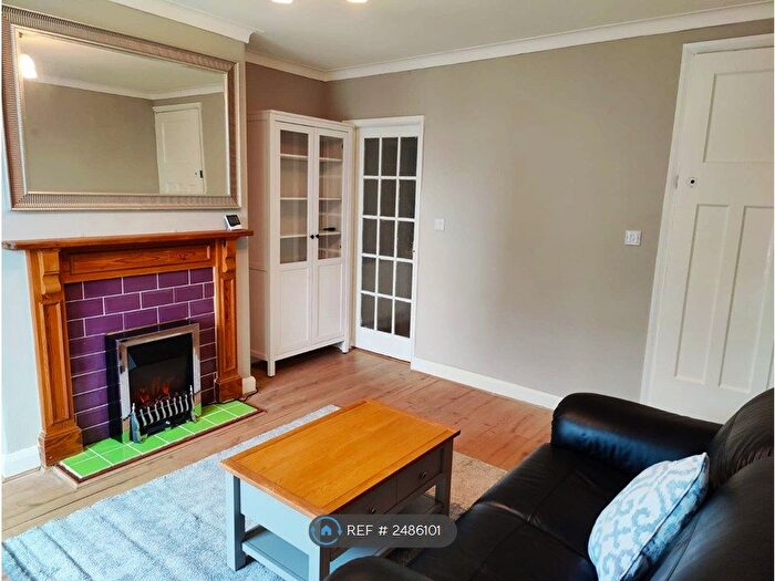 2 Bedroom Terraced House To Rent In Manor Avenue, Leeds, LS6