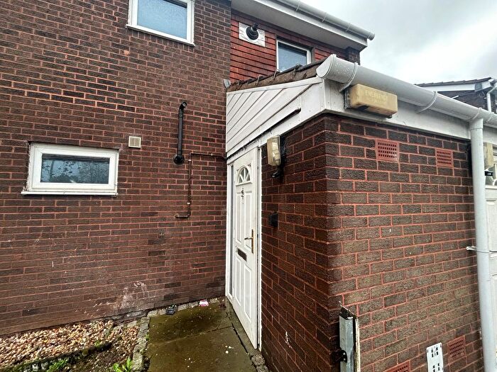 2 Bedroom Maisonette To Rent In Bardwell Close, Wolverhampton, WV8