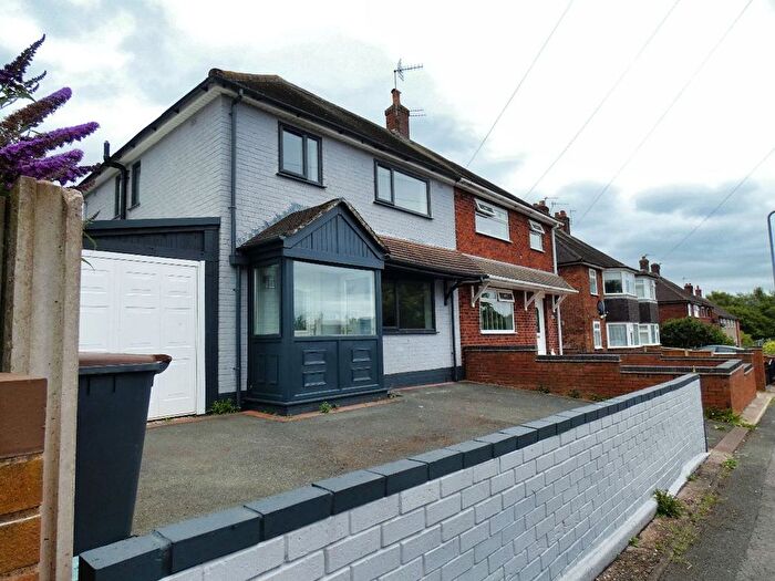 3 Bedroom Terraced House To Rent In Cedar Road, Newcastle-Under-Lyme, Staffordshire, ST5