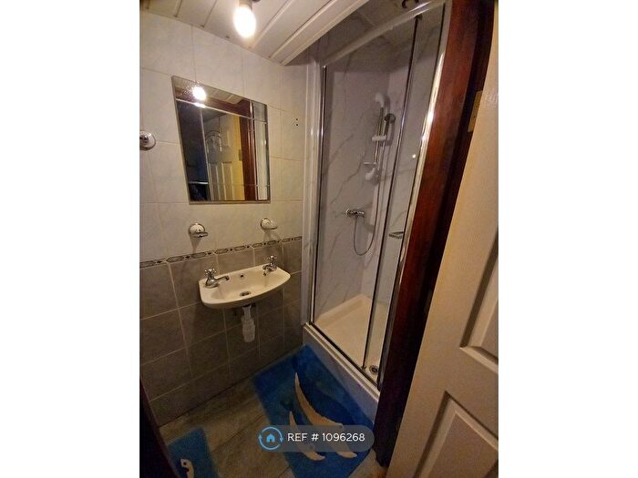 2 Bedroom End Of Terrace House To Rent In Lynmouth Road, Perivale, Greenford, UB6