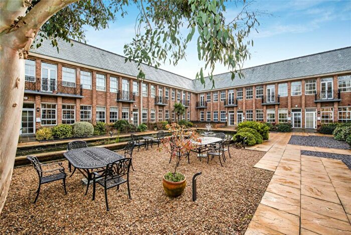 1 Bedroom Apartment For Sale In The Water Gardens, De Havilland Drive, Hazlemere, High Wycombe, HP15