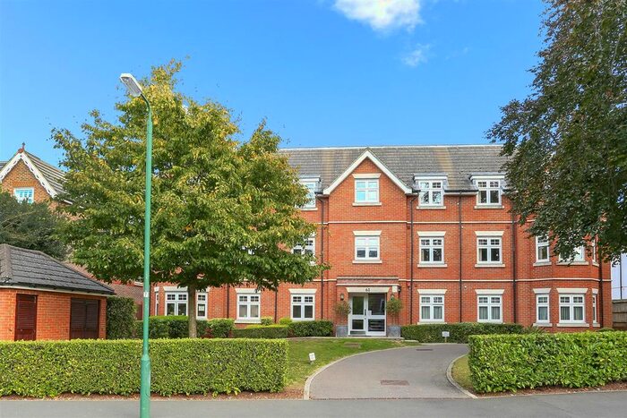 2 Bedroom Flat To Rent In Albion Road, Sutton, SM2