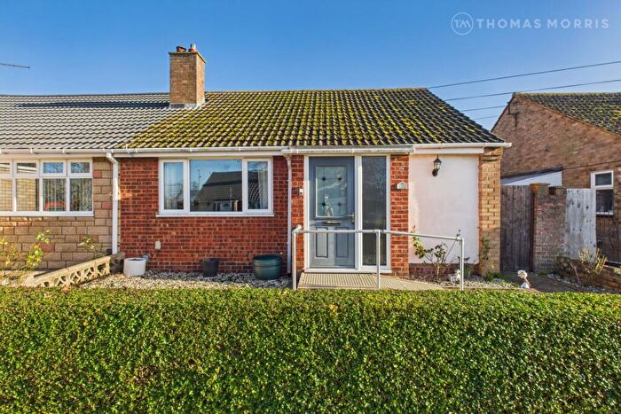 3 Bedroom Bungalow For Sale In Greenfields, St. Neots, Cambridgeshire, PE19
