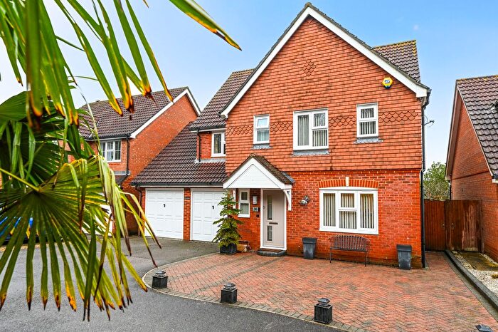 5 Bedroom Detached House For Sale In Kestrel Close, Kingsnorth, TN23