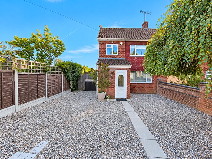 3 Bedroom Semi-Detached House For Sale In Glasseys Lane, Rayleigh, Essex, SS6