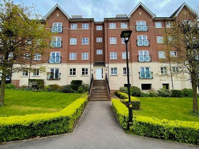 2 Bedroom Flat To Rent In Viridian Square, Aylesbury, HP21