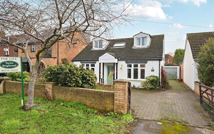 4 Bedroom Detached House For Sale In Stagsden Road, Bromham, MK43