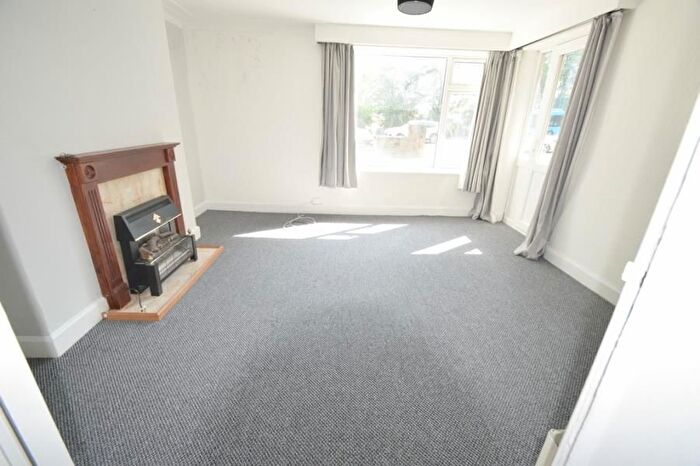 2 Bedroom Flat To Rent In Ghyll Lodge, BD16