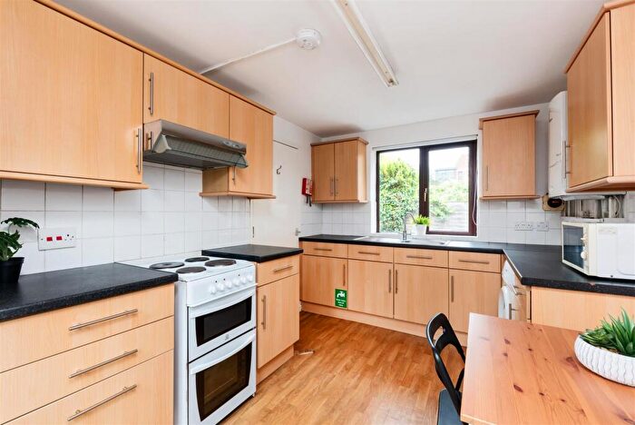 3 Bedroom House To Rent In Twerton Farm Close, Bath, BA2