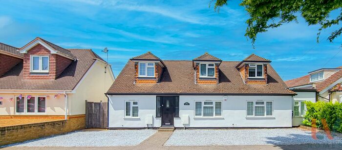 4 Bedroom Detached Bungalow To Rent In Approach Road, Ashford, TW15