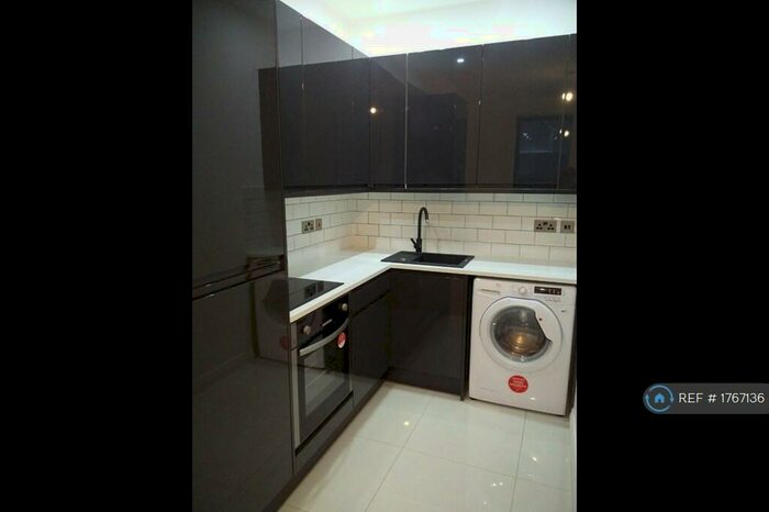 1 Bedroom Flat To Rent In Elmfield Road, Bromley, BR1