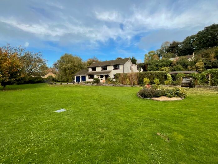 6 Bedroom Detached House For Sale In Black Bear Close, Bettws Newydd, Usk, NP15