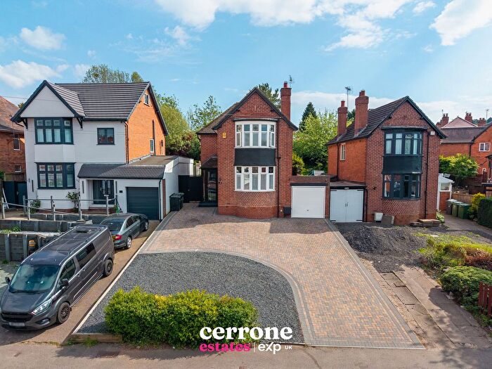 3 Bedroom Detached House For Sale In Bromsgrove Road, Redditch, B97
