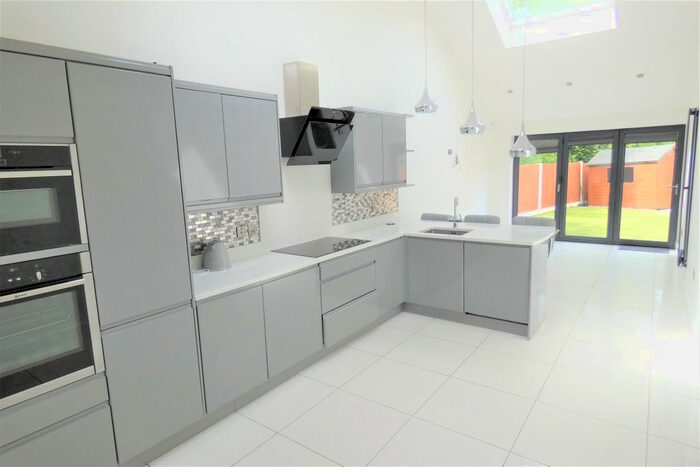 3 Bedroom Semi-Detached Bungalow To Rent In Savick Way, Lea, Preston, PR2