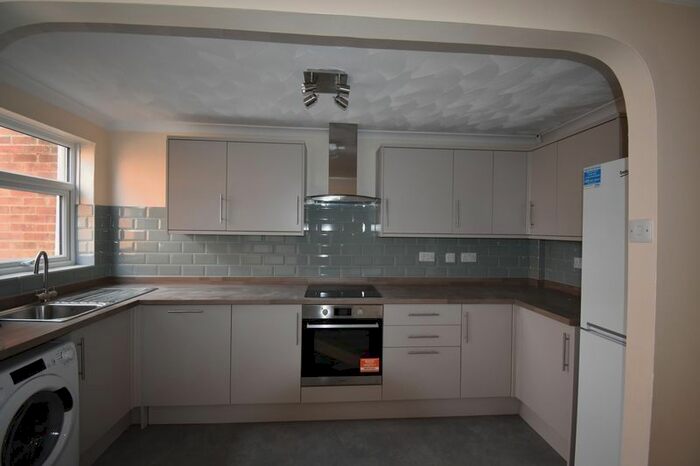 3 Bedroom Terraced House To Rent In Culver Road, Basingstoke, RG21