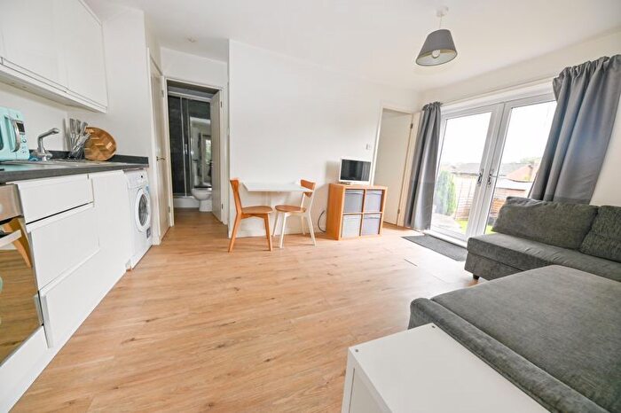 1 Bedroom Flat To Rent In Arragon Court, Waterlooville, PO7