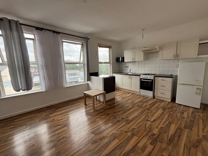 1 Bedroom Flat To Rent In London Road, Isleworth, TW7