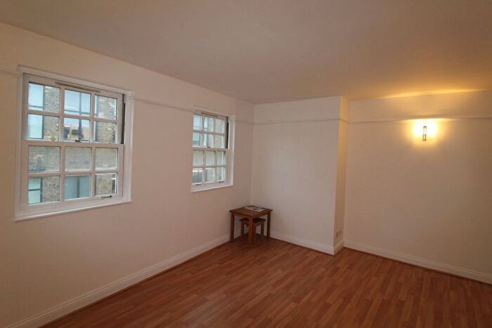 1 Bedroom Flat For Sale In Cleveland Grove, London, E1
