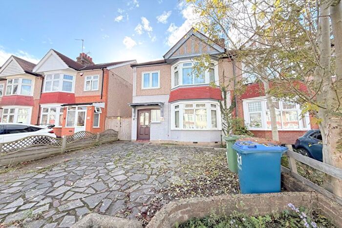 3 Bedroom Semi Detached House For Sale In Cambridge Road, North Harrow, HA2