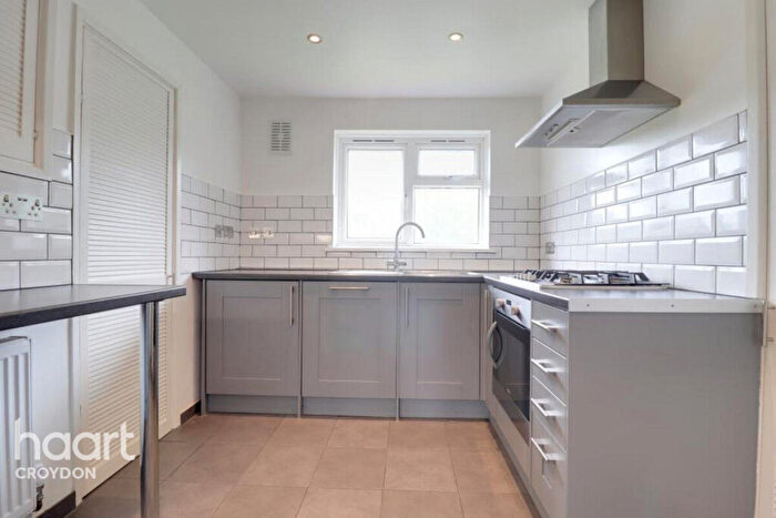 3 Bedroom Flat To Rent In Reedham Park Avenue, Purley, CR8