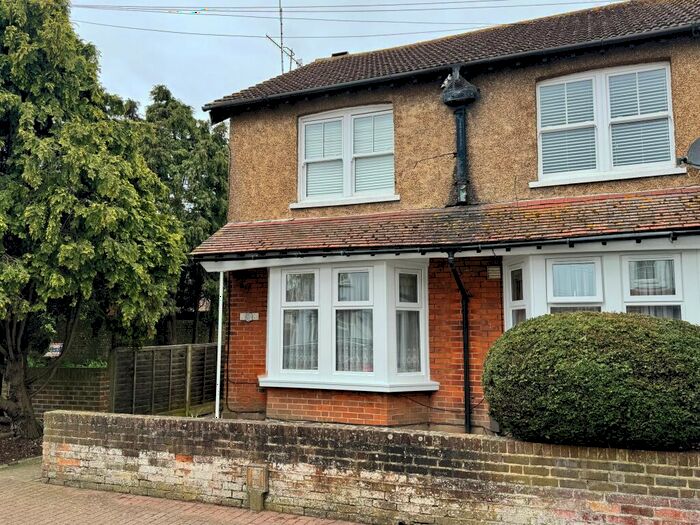 1 Bedroom Flat To Rent In Beaumont Road, Worthing, BN14