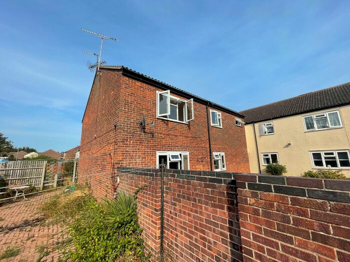 3 Bedroom Flat To Rent In Mason Road, Clacton-On-Sea, CO16