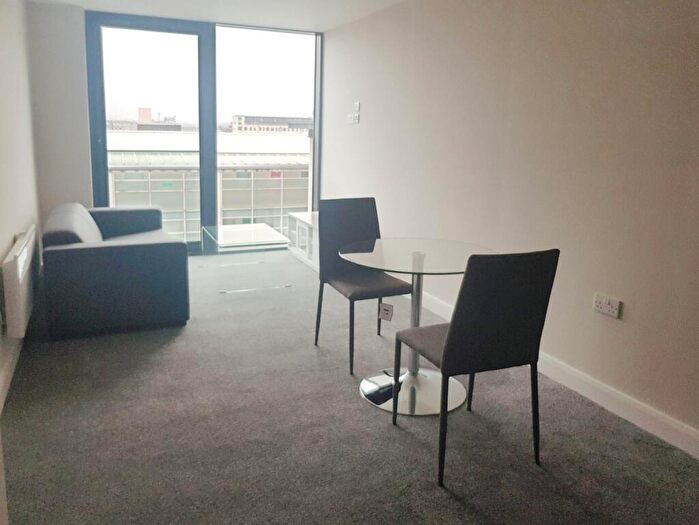 1 Bedroom Flat To Rent In Skinner Lane, Leeds, Yorkshire, LS7