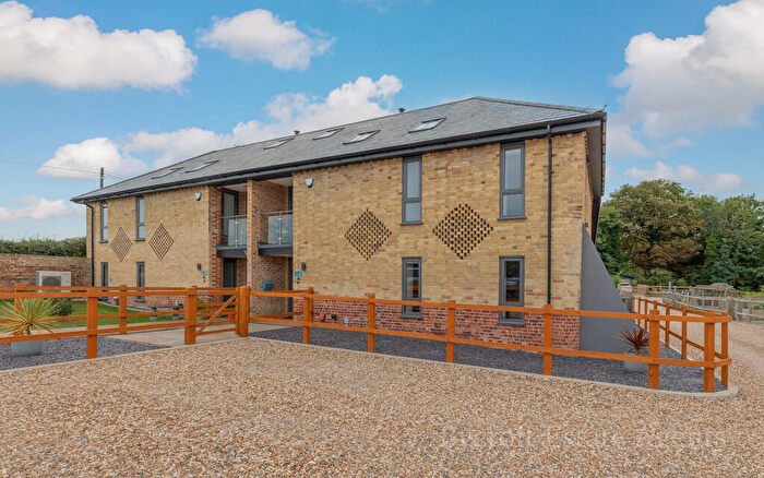 3 Bedroom Barn Conversion For Sale In The Street, Lound, NR32