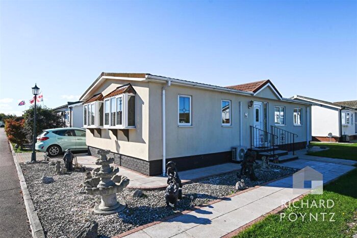 2 Bedroom Park Home For Sale In No Chain - Kings Park, Canvey Island, SS8