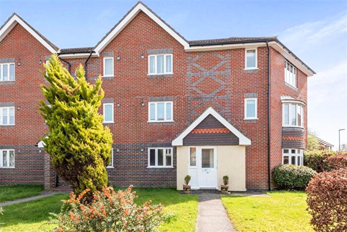 2 Bedroom Maisonette To Rent In Walker Road, Maidenbower, Crawley, RH10