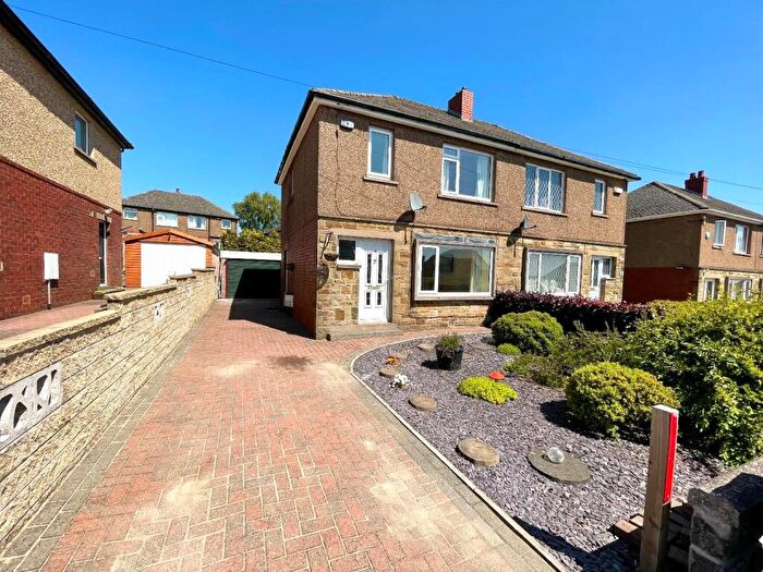 2 Bedroom Semi-Detached House To Rent In Weatherhill Crescent, Huddersfield, HD3