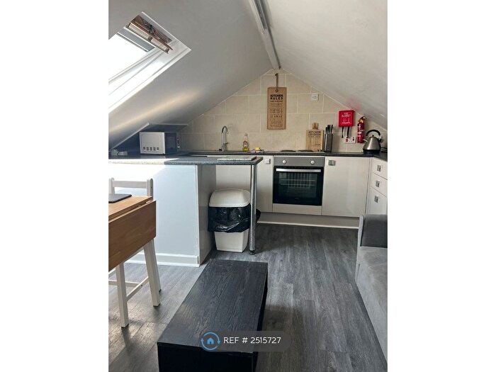 2 Bedroom Flat To Rent In Chelmsford Street, Weymouth, DT4