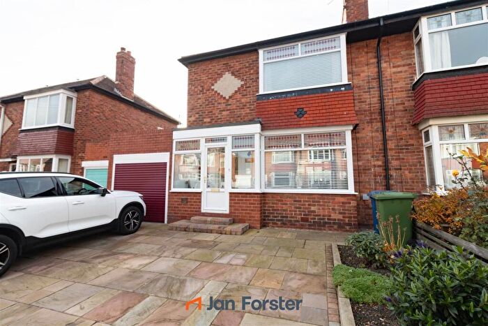 2 Bedroom House For Sale In Bretton Gardens, Newcastle Upon Tyne, NE7