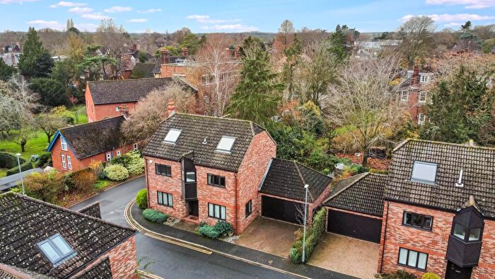 5 Bedroom Detached House For Sale In Champneys Walk, Cambridge, CB3