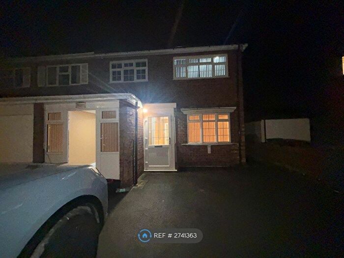 3 Bedroom Semi-detached House To Rent In Smorrall Lane, Bedworth, CV12