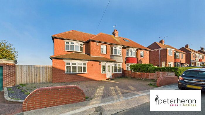 5 Bedroom Semi-Detached House For Sale In Dunmore Avenue, Seaburn, Sunderland, SR6