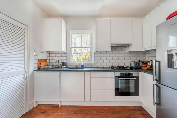 2 Bedroom Flat To Rent In Sutherland Avenue, Maida Vale, London, W9