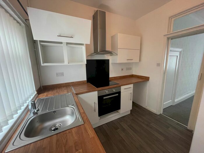 3 Bedroom Property To Rent In Wallace Road, Cimla, Neath, SA11