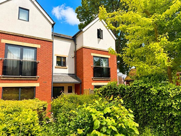 5 Bedroom End Of Terrace House For Sale In Victoria Court, Hereford, HR4