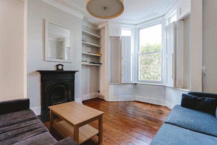 3 Bedroom House For Sale In Rushmore Road, Hackney, E5
