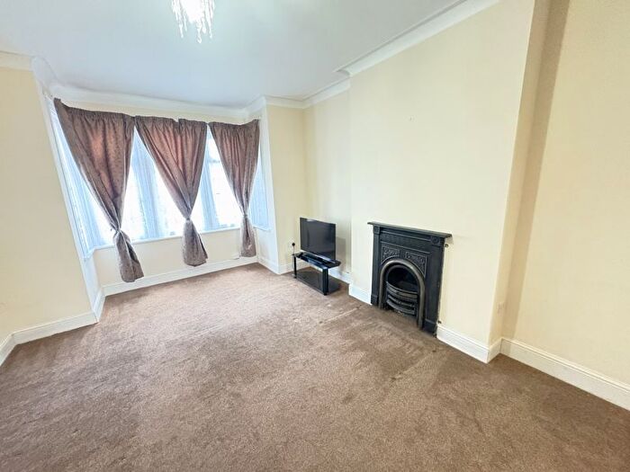 3 Bedroom Semi-Detached House To Rent In Fleetwood Avenue, Westcliff-On-Sea, SS0