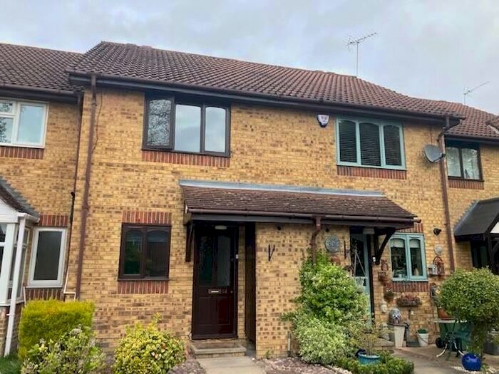 2 Bedroom House To Rent In Clovelly Close, Pinner, HA5