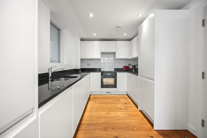 1 Bedroom Apartment To Rent In Walm Lane, Willesden Green, NW2