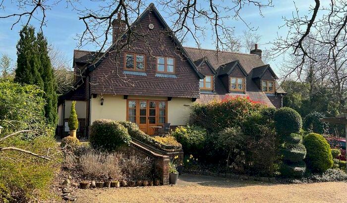 3 Bedroom Semi-Detached House To Rent In Outlands Lane, Curdridge, Southampton, SO30