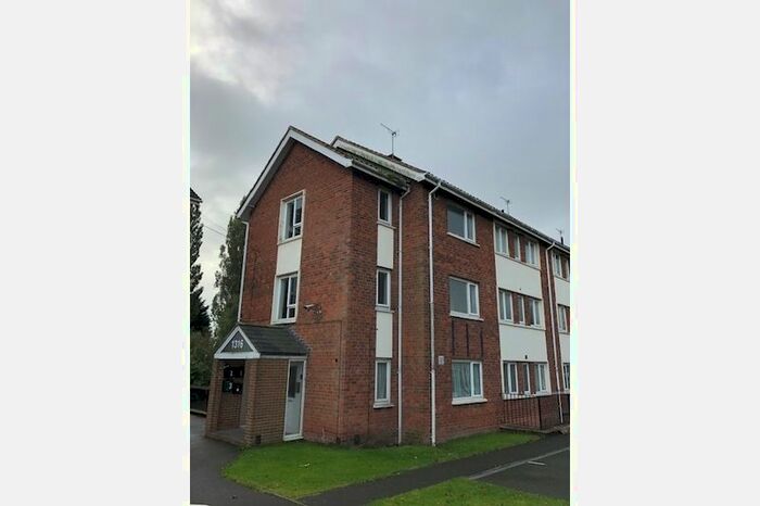 3 Bedroom Flat To Rent In Bristol Road South, Northfield, Birmingham, B31