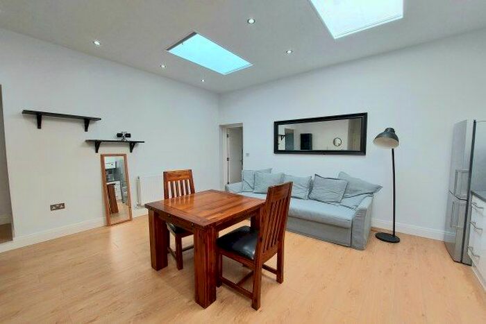 1 Bedroom Flat To Rent In A Hoe Street, London, E17