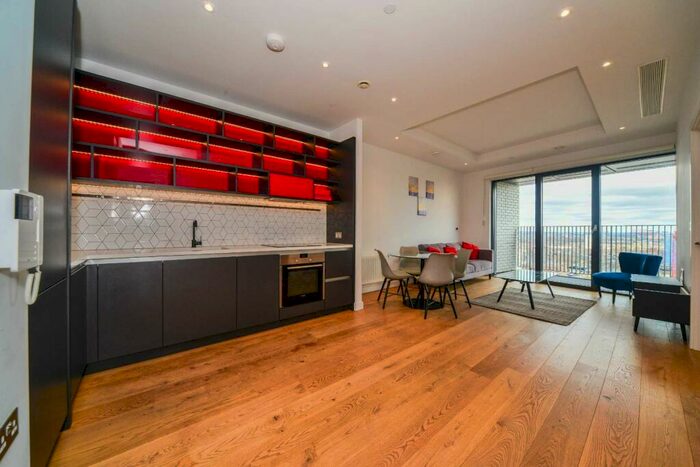 1 Bedroom Flat To Rent In Corson House, Canning Town, London, E14