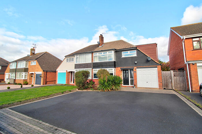 3 Bedroom Semi Detached House For Sale In Buttermere Road, Stourport-on-severn, DY13